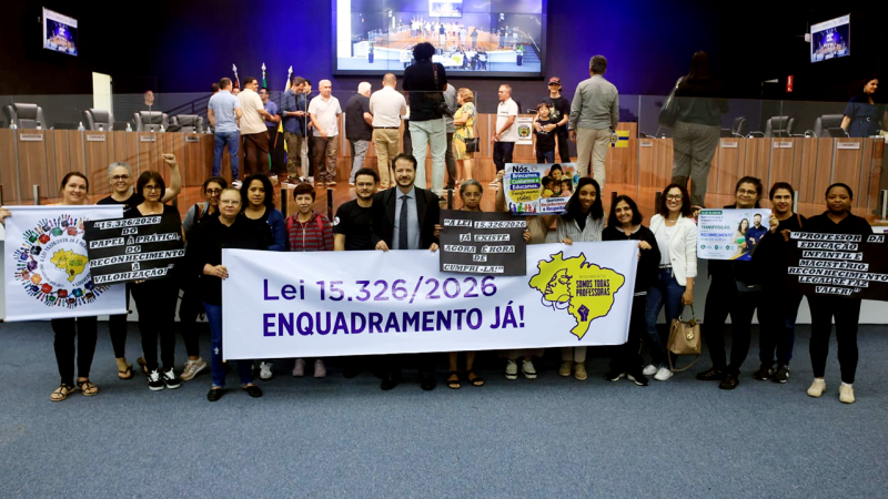 Na Tribuna Livre, presidente Eli Bueno leva cobranças dos Servidores de Louveira aos vereadores na Câmara