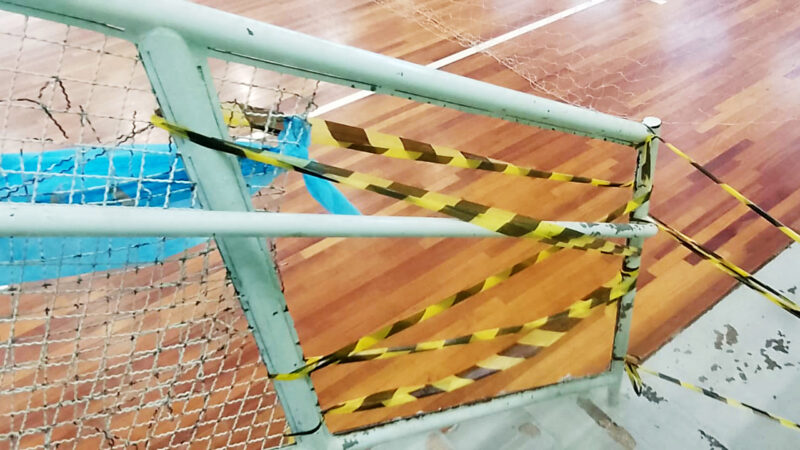 Sindicato denuncia falta de manutenção no ginásio do CEIL Centro | Monitora do Ensino Básico sofre grave acidente