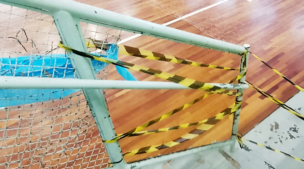 Sindicato denuncia falta de manutenção no ginásio do CEIL Centro | Monitora do Ensino Básico sofre grave acidente