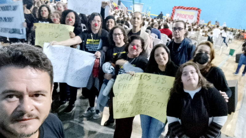 Servidores realizam novo manifesto na Quadra Poliesportiva da Área de Lazer do Trabalhador e cobram respeito e valorização